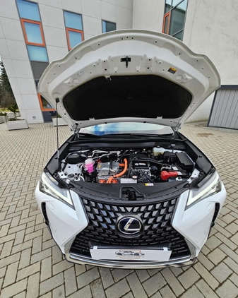 Lexus UX cena 179000 przebieg: 13500, rok produkcji 2022 z Sanok małe 781